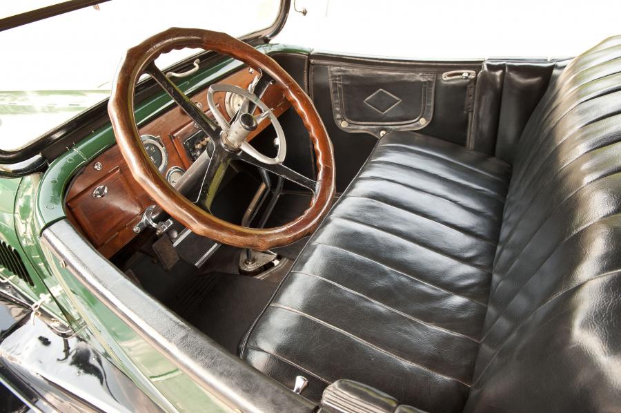  Oldsmobile Light Eight Model 45 Touring 1917 года  (фото 10 из 12)